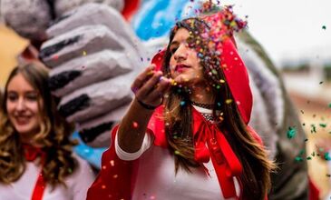 Sakız Adası Mostra Karnavalı Turu