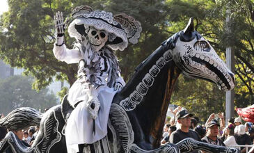 İzmir`den Bayrama Özel Dolu Dolu Fransa & Belçika & Hollanda & Şirin Kasabaları Turu Rotası