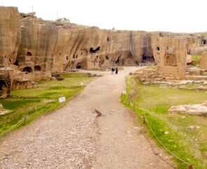 Uçaklı Butik Mardin Midyat Zerzevan Kalesi Diyarbakır Turu
