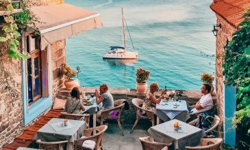 Midilli Adası Tatil Paketi (Feribot Bileti ve Blue Sea Hotel 2 Gece Konaklama)