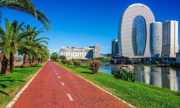 İzmir'den Vizesiz Uçakla Kars Tiflis Batum Turu