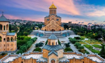 İzmir'den Vizesiz Uçakla Kars Tiflis Batum Turu