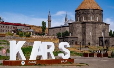 İzmir'den Vizesiz Uçakla Kars Tiflis Batum Turu